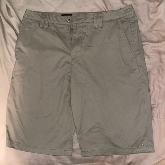 Tan Flat Front O’Neil Men Shorts. Size 32. Good condition - Picture 1 of 6